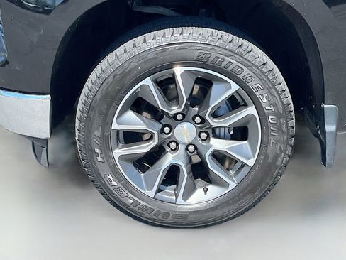 Used 2022 Chevrolet Silverado 1500 LT AWD/4WD image 30
