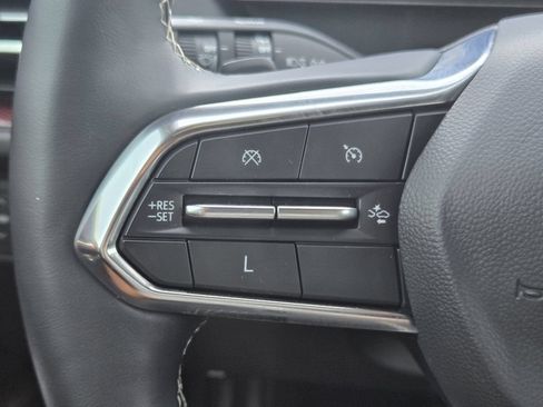 Used 2025 Chevrolet Traverse Z71 AWD/4WD image 28