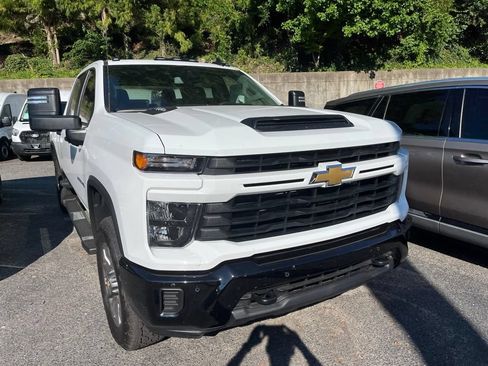 Used 2026 Chevrolet Silverado 2500 Custom w/ Custom Value Package AWD/4WD image 2