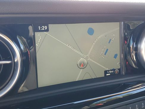 Used 2017 Mercedes-Benz SLC 43 AMG image 25