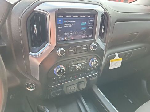 Used 2021 GMC Sierra 1500 SLT image 12