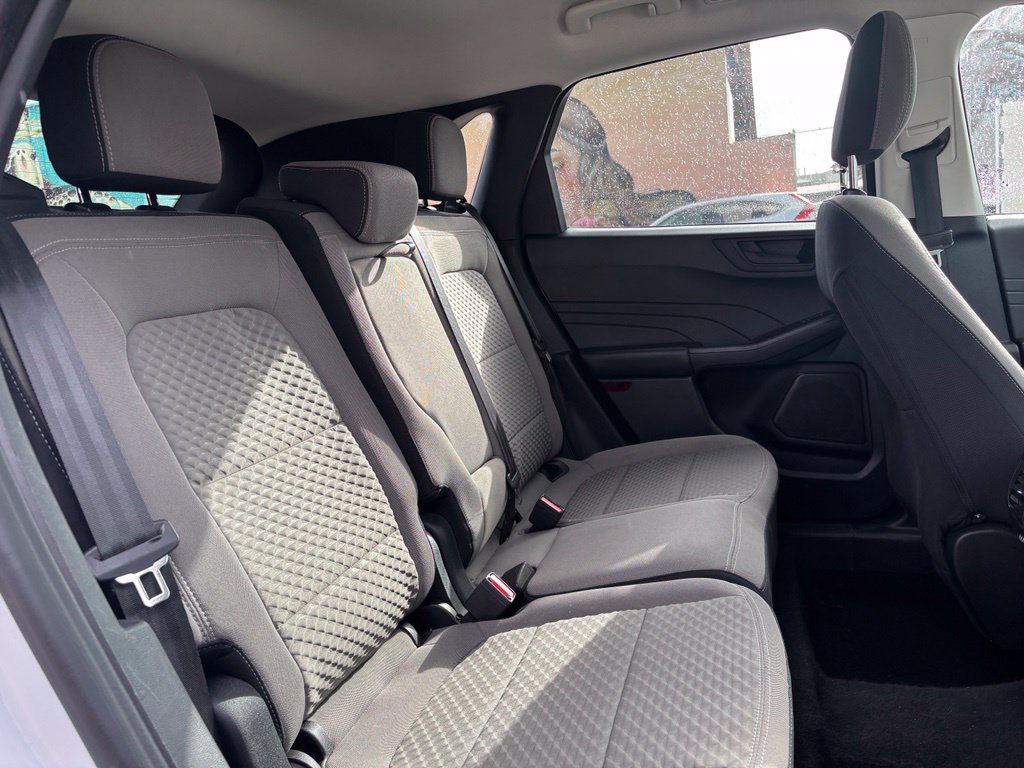 Used 2022 Ford Escape SE w/ SE Sport Appearance Package FWD image 11