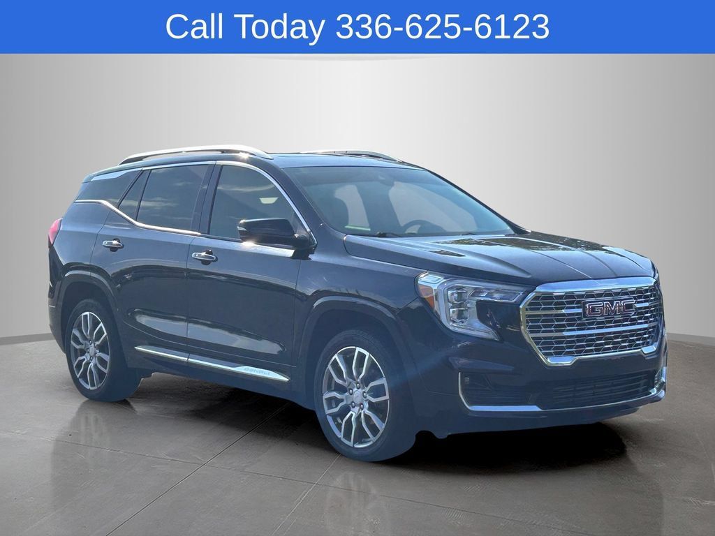 Used 2023 GMC Terrain Denali w/ LPO, 'HIT The Road' Package AWD/4WD image 7