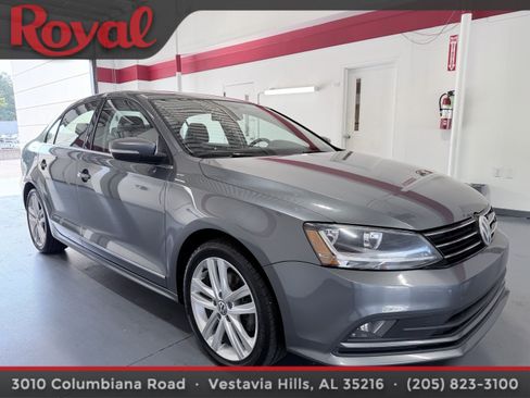 Used 2017 Volkswagen Jetta SEL FWD image 3
