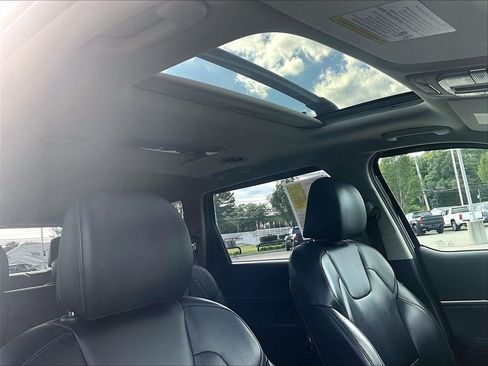 Used 2020 Kia Telluride S w/ S 8 Passenger Seating Package AWD/4WD image 23
