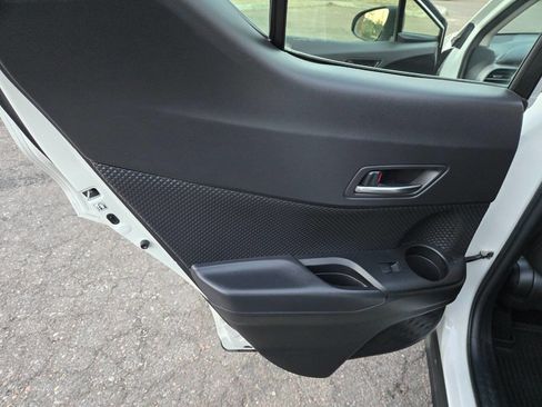 Used 2021 Toyota C-HR LE image 23