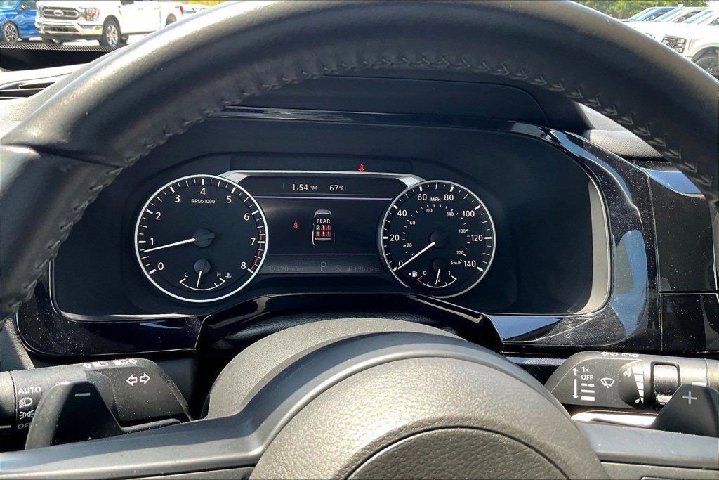 Used 2025 Nissan Pathfinder SV FWD image 13
