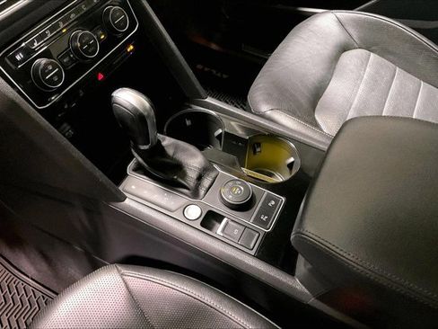 Used 2019 Volkswagen Atlas SEL Premium image 17