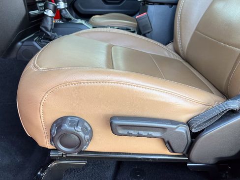 Used 2022 Jeep Wrangler Unlimited Sahara w/ LED Lighting Group image 18