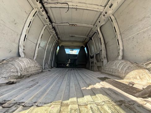 Used 2016 Chevrolet Express 2500 image 67