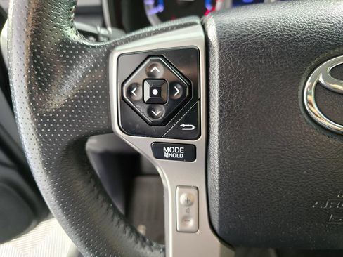 Used 2016 Toyota 4Runner SR5 AWD/4WD image 28