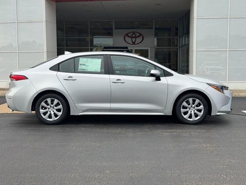 New 2026 Toyota Corolla LE FWD image 2