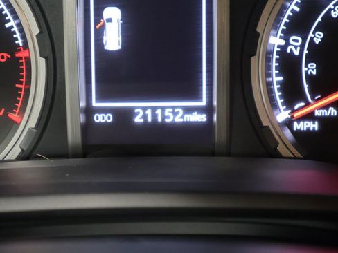 Used 2023 Toyota 4Runner Limited AWD/4WD image 37