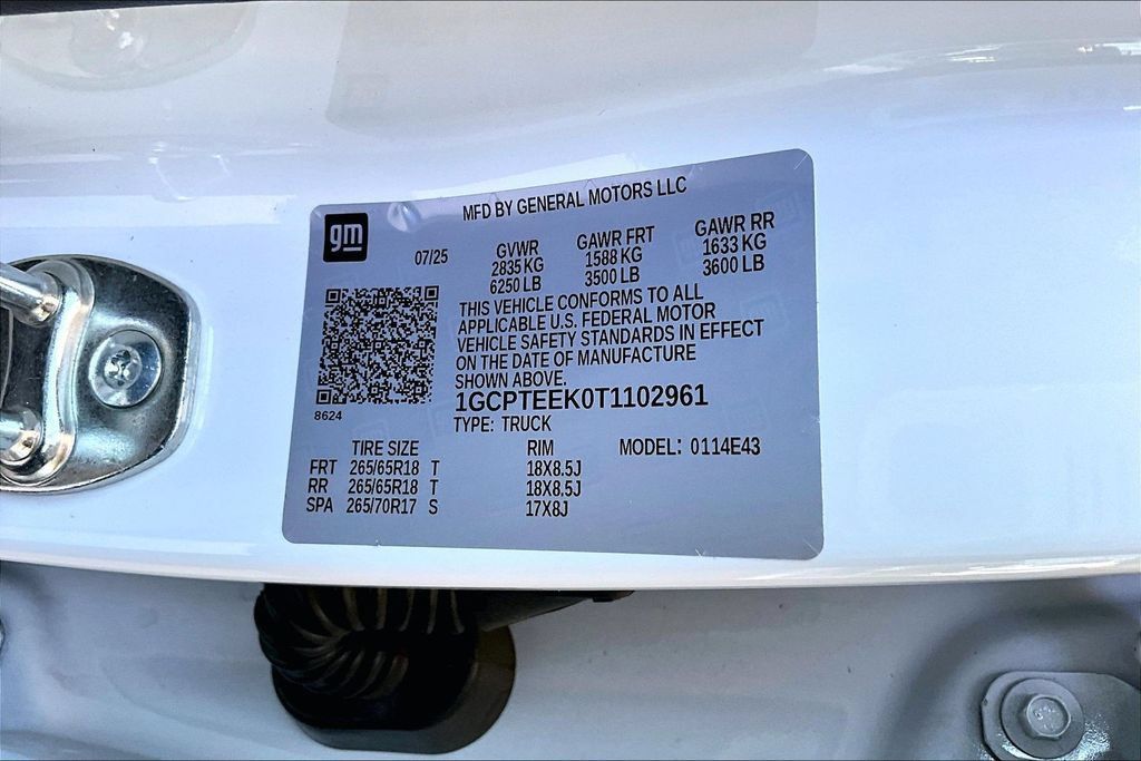 Used 2026 Chevrolet Colorado Trail Boss AWD/4WD image 32