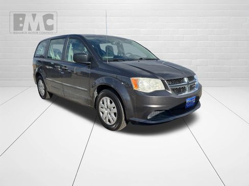 Used 2015 Dodge Grand Caravan American Value Package w/ UConnect Hands-Free Group FWD image 2
