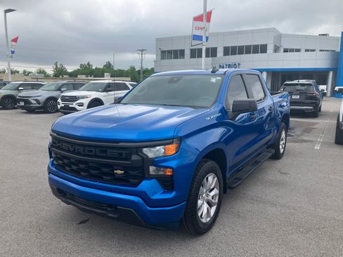 Used 2023 Chevrolet Silverado 1500 Custom RWD image 3