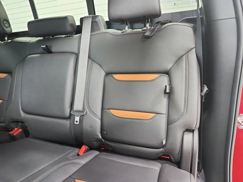 Used 2024 GMC Sierra 1500 AT4 w/ Technology Package AWD/4WD image 11