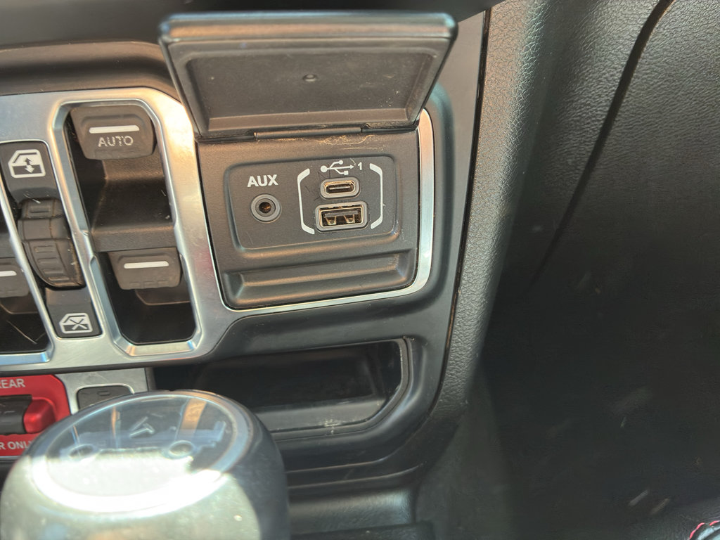Used 2019 Jeep Wrangler Unlimited Rubicon AWD/4WD image 34