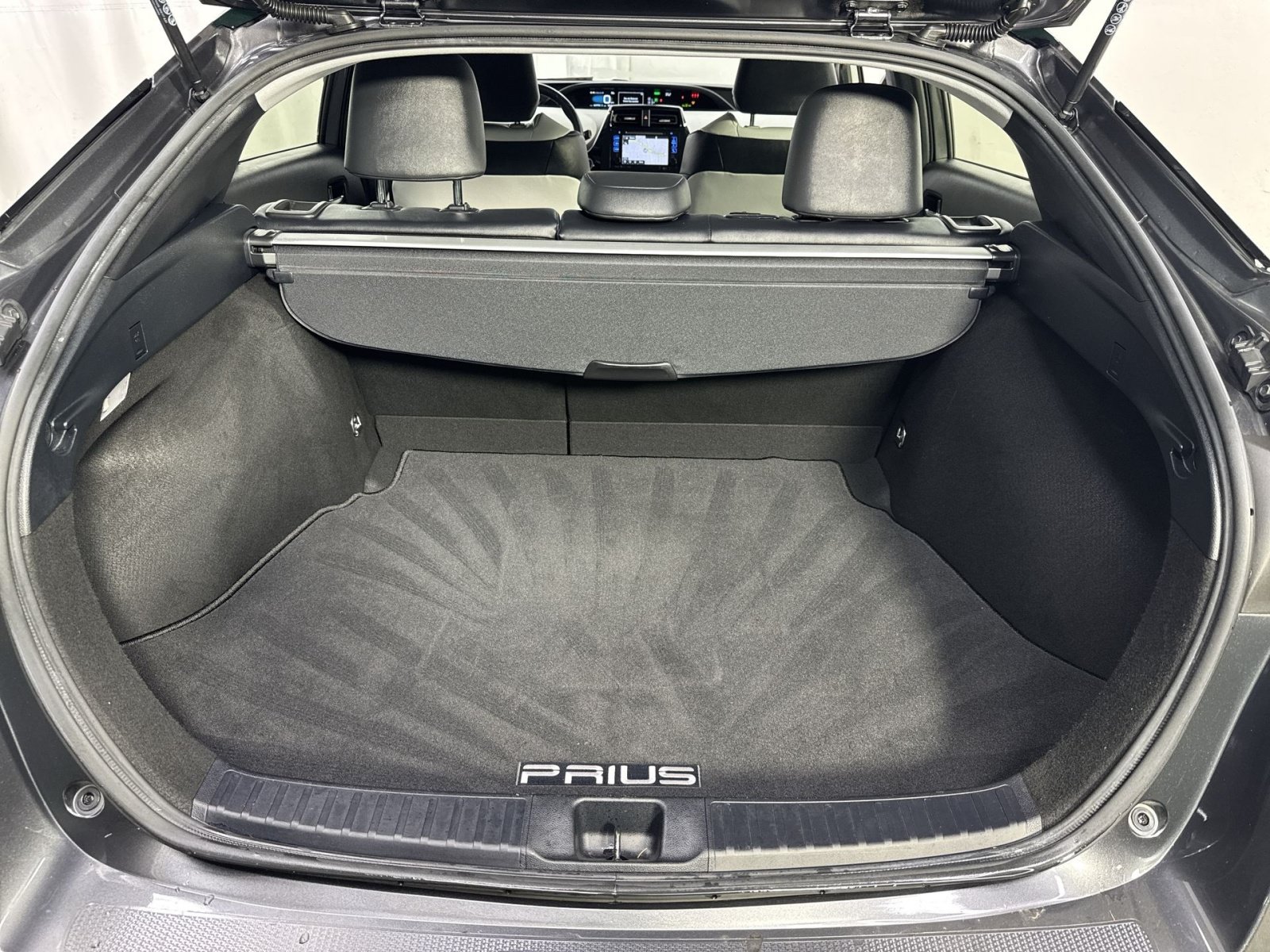 Used 2017 Toyota Prius Four FWD image 37