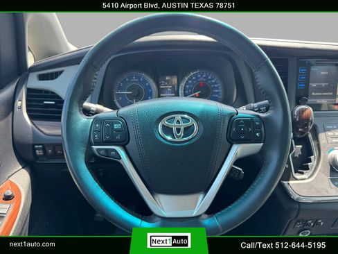 Used 2016 Toyota Sienna Limited Premium FWD image 21