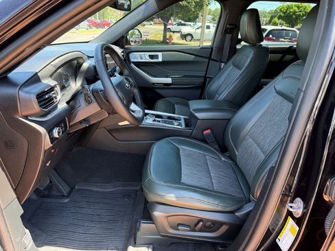 Used 2022 Ford Explorer Timberline w/ Timberline Technology Package AWD/4WD image 13
