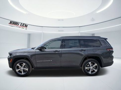New 2026 Jeep Grand Cherokee L Limited w/ Luxury Tech Group II AWD/4WD image 6