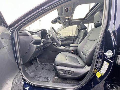 Used 2023 Toyota RAV4 XLE Premium image 22