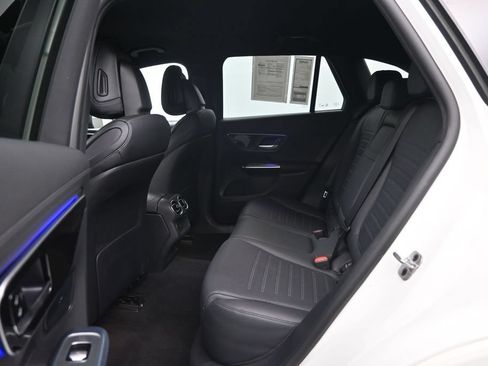 Used 2024 Mercedes-Benz GLC 300 4MATIC image 27