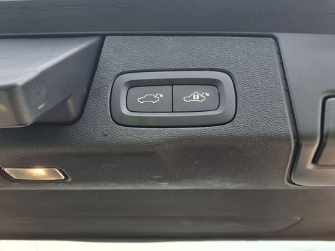 Certified 2024 Volvo XC60 B5 Ultimate w/ Climate Package AWD/4WD image 12