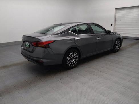 Used 2025 Nissan Altima 2.5 SV FWD image 10