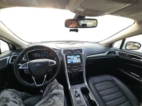 Used 2018 Ford Fusion SE w/ Equipment Group 602A image 11