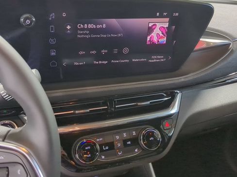 Used 2024 Buick Envista Sport Touring w/ Convenience I Package FWD image 34