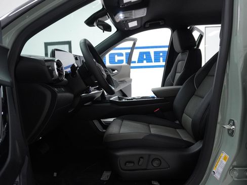 New 2026 Chevrolet Equinox LT w/ Convenience Package II image 17