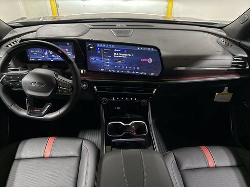 New 2026 Chevrolet Traverse RS w/ LPO, Floor Liner Package AWD/4WD image 10