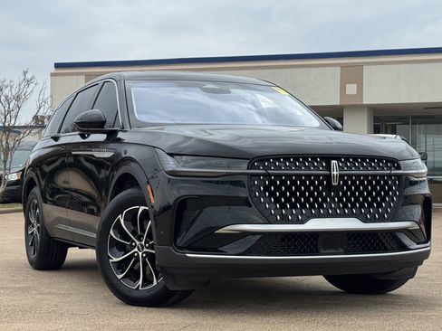 Used 2024 Lincoln Nautilus Premier w/ Equipment Group 102A image 2