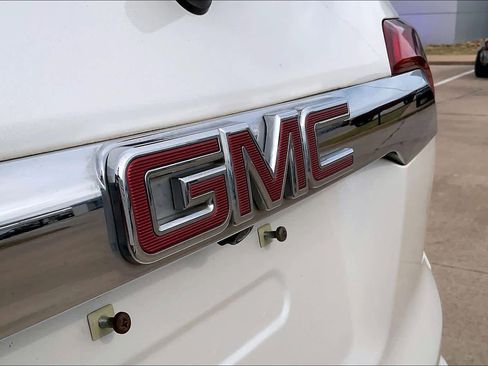 Used 2018 GMC Acadia Denali image 30