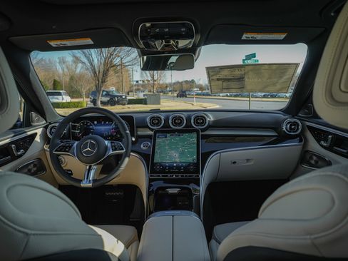 New 2026 Mercedes-Benz C 300 4MATIC Sedan image 16