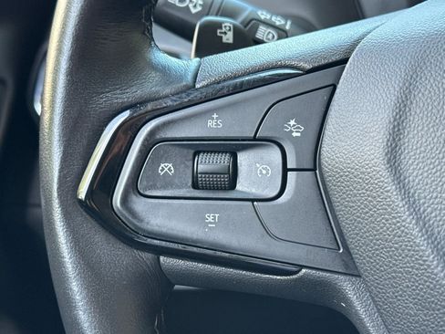 Used 2023 Chevrolet Bolt EUV LT w/ Convenience Package FWD image 34