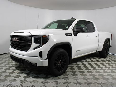 Used 2025 GMC Sierra 1500 Elevation image 3