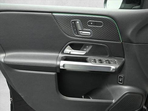 Certified 2025 Mercedes-Benz GLB 250 4MATIC image 19