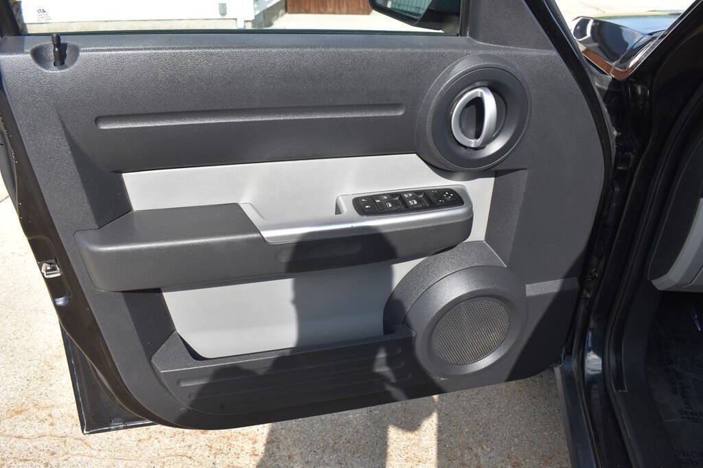 Used 2007 Dodge Nitro SLT AWD/4WD image 10