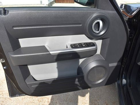 Used 2007 Dodge Nitro SLT AWD/4WD image 10