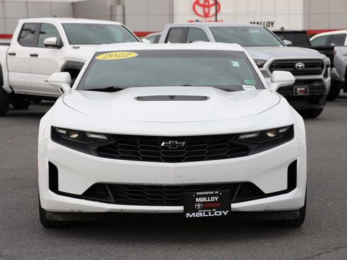 Used 2022 Chevrolet Camaro LT w/ Technology Package image 5