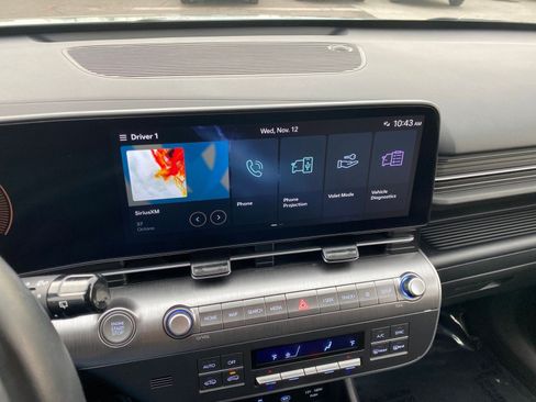 Used 2025 Hyundai Kona SEL image 18