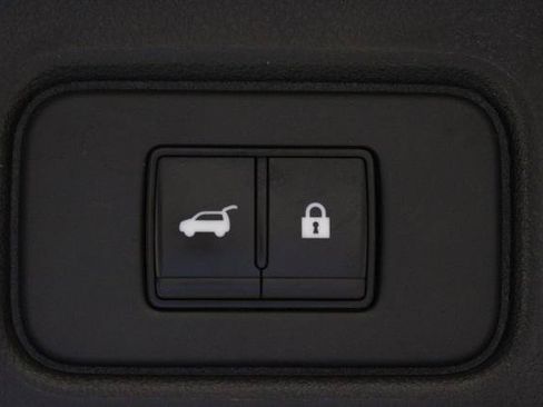 Certified 2025 Nissan Pathfinder SV AWD/4WD image 17
