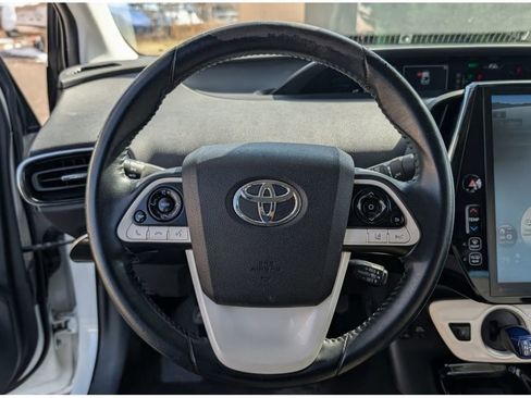 Used 2018 Toyota Prius Prime Premium image 17