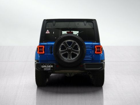 Used 2022 Jeep Wrangler Unlimited Sahara w/ Dual Top Group AWD/4WD image 5