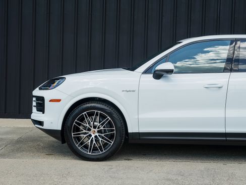New 2026 Porsche Cayenne E-Hybrid image 12