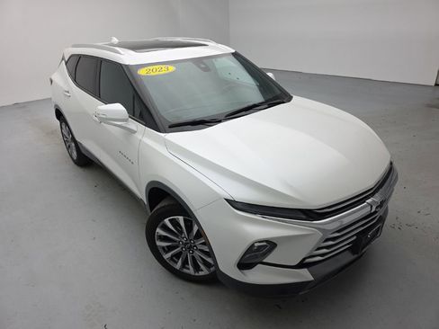 Certified 2023 Chevrolet Blazer Premier w/ Driver Confidence II Package AWD/4WD image 2