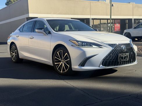 Used 2024 Lexus ES 300h w/ Premium Package image 1